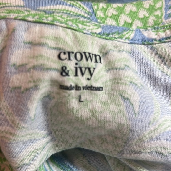 Bundle of 3 Crown and Ivy tees - Picture 6 of 6